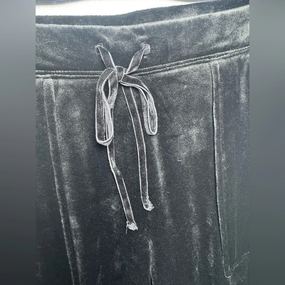 House of Harlow Velour 1960 Nicole Joggers in Black - drawstring - cuffed - NWT